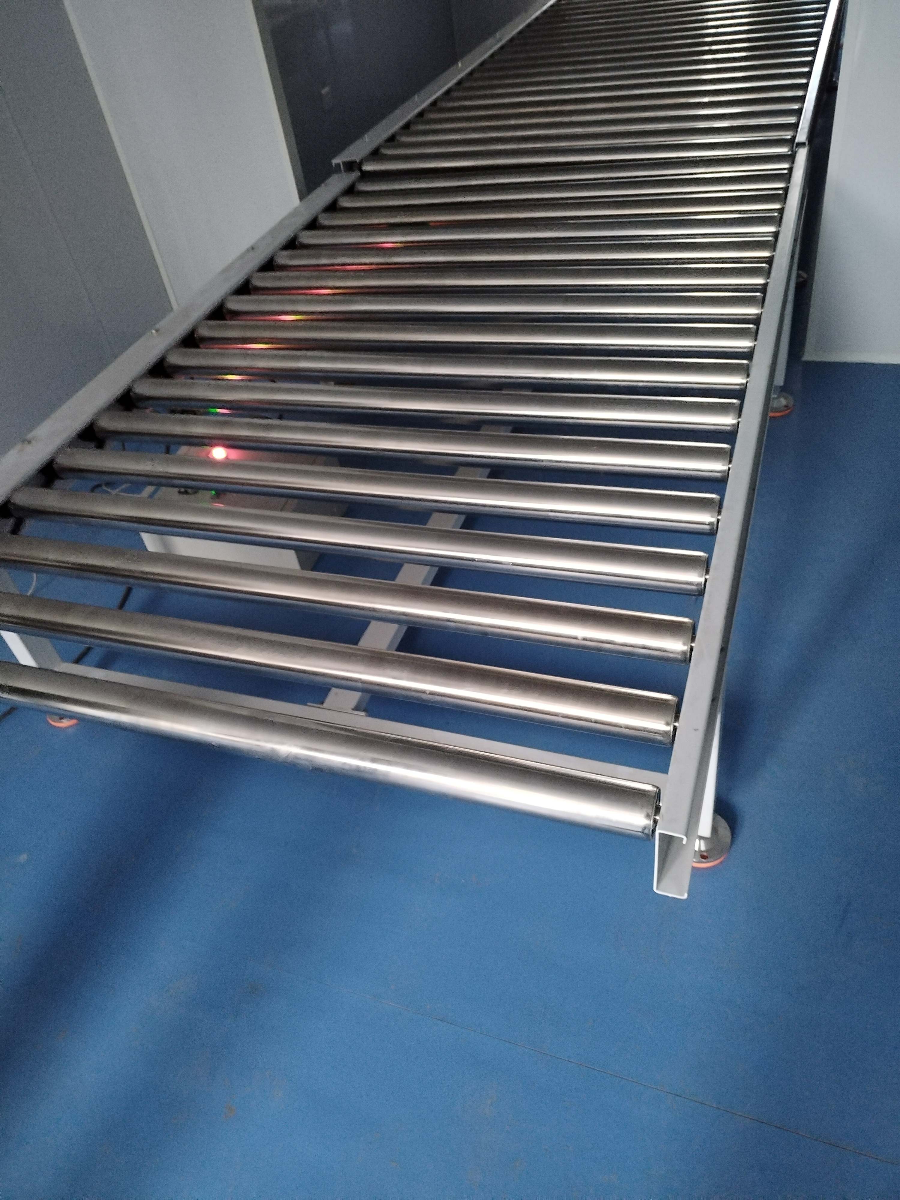 滾筒輸送機特點(diǎn)，青島樂(lè )途行工業(yè)設備有限公司